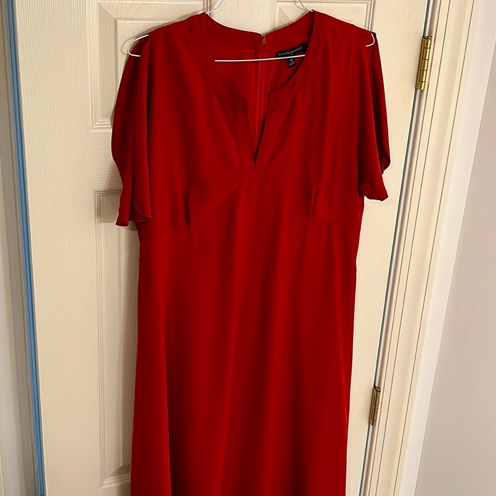 Gorgeous garnet red Banana Republic size 14 dress. One night wear. Classic!